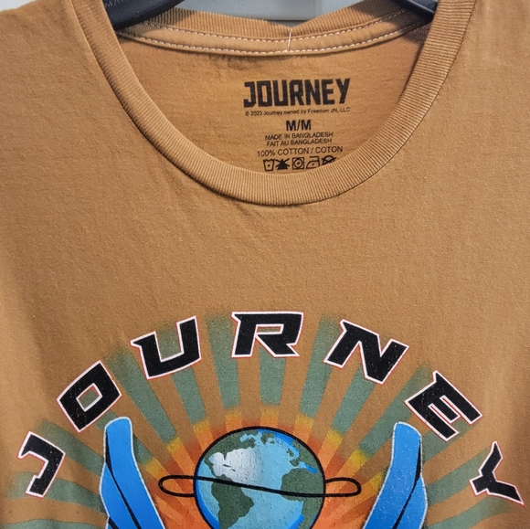 JOURNEY FREEDOM WORLD TOUR 2023 GRAPHIC T-SHIRT - Picture 3 of 4